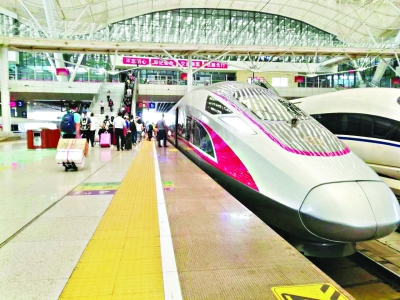 “复兴号”高铁首次在武汉始发