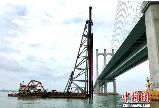 国内首座跨海高铁大桥启动海上施工